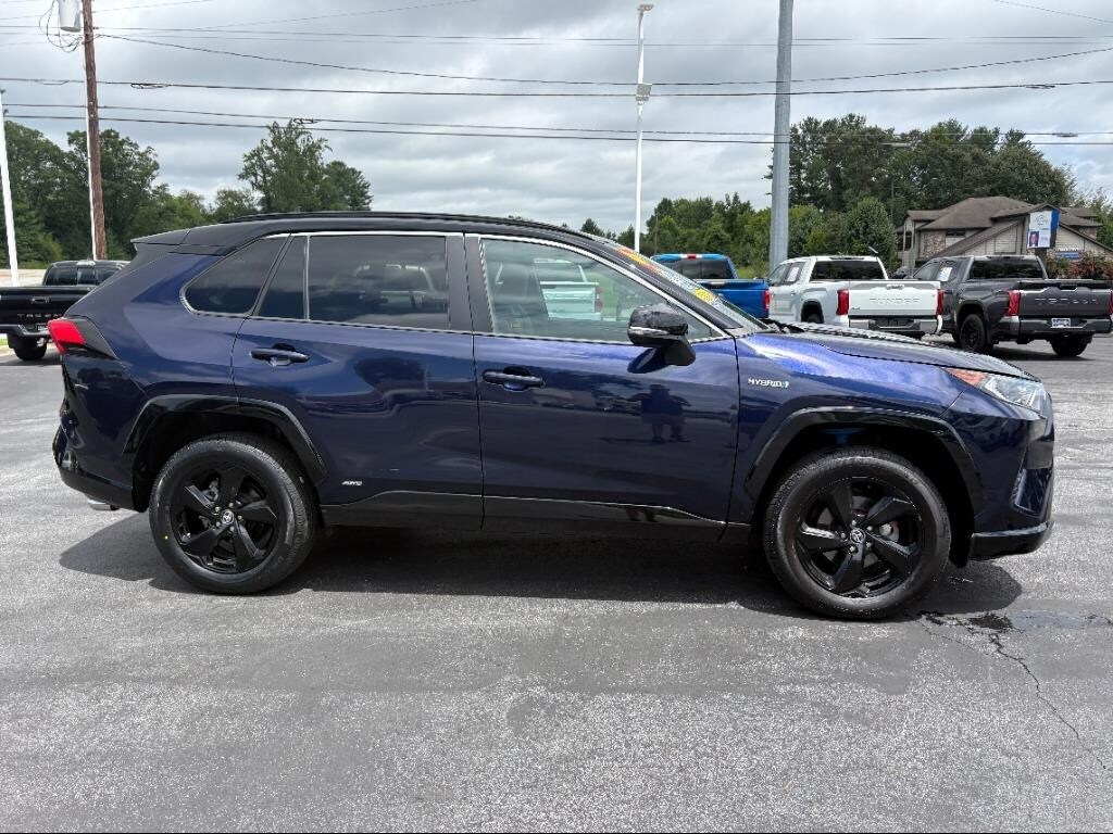 2021 Toyota RAV4 Hybrid XSE photo 2