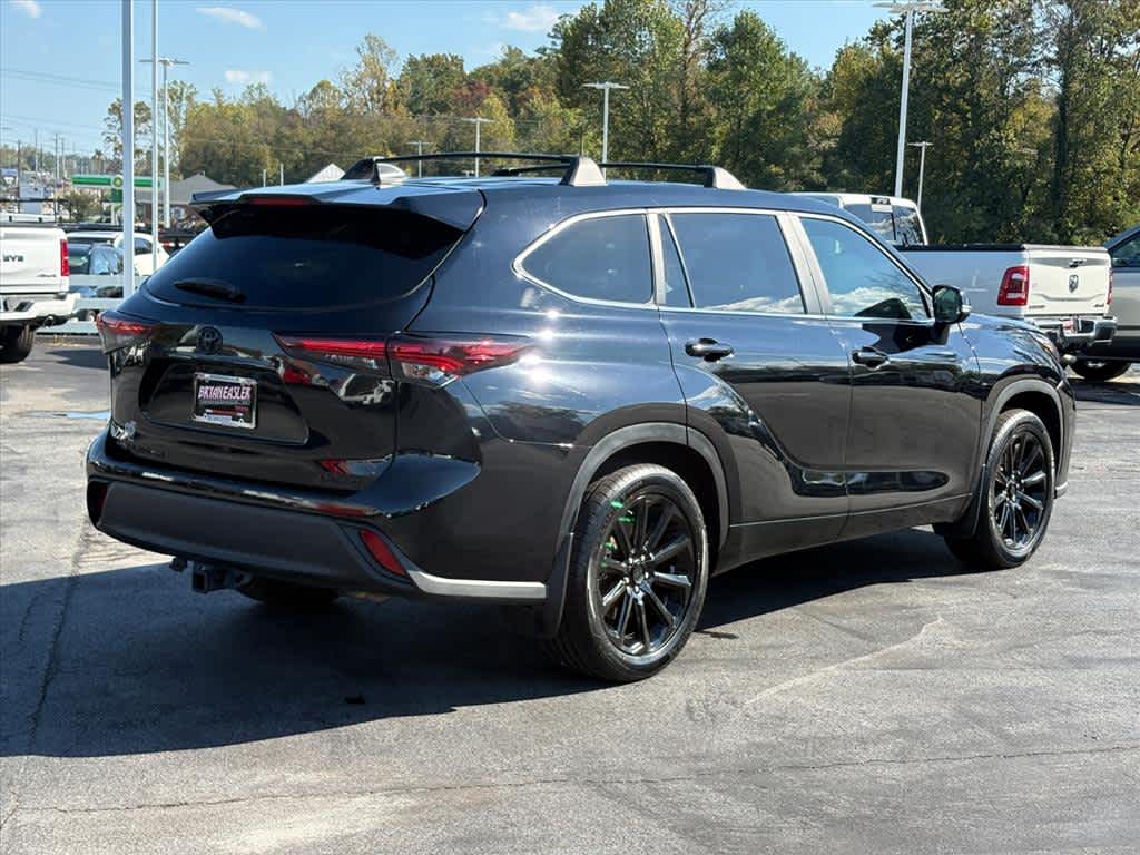 Used 2024 Toyota Highlander LE AWD (SE)