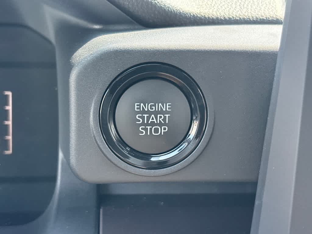 2025 Toyota Tacoma SR5 - Photo 18