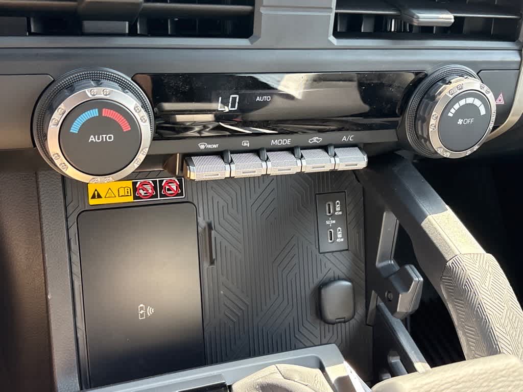 2025 Toyota Tacoma SR5 - Photo 13
