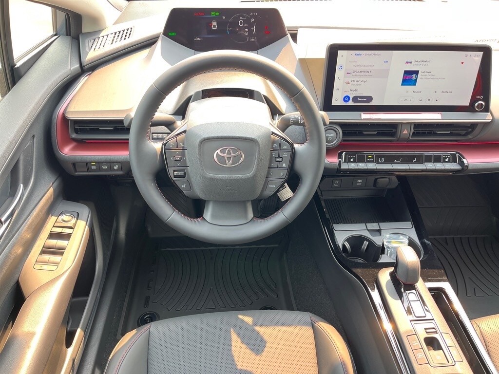 2025 Toyota Prius Plug-in Hybrid XSE photo 4