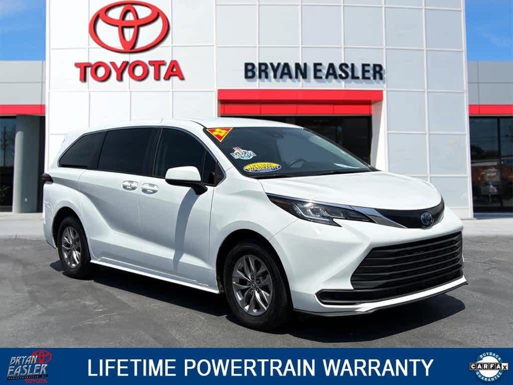 Used 2022 Toyota Sienna LE FWD 8-Passenger (SE)