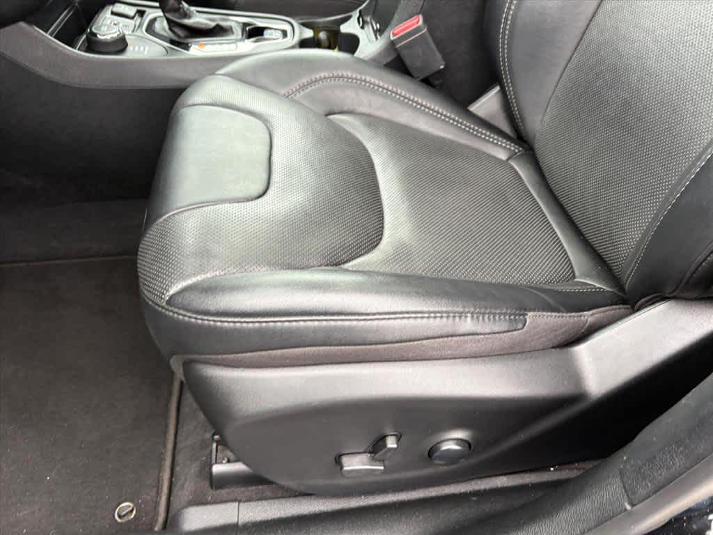 2023 Jeep Cherokee Altitude Lux - Photo 23