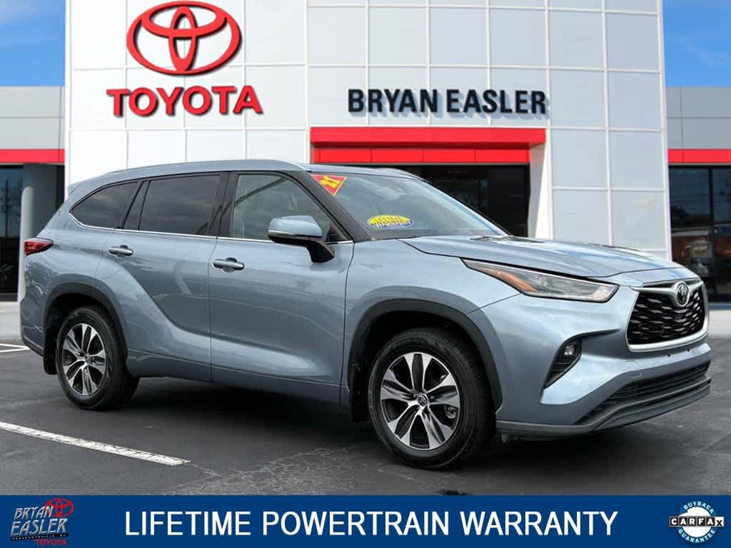 Used 2021 Toyota Highlander XLE AWD (SE)