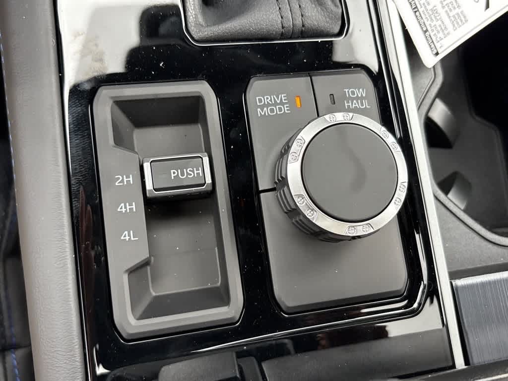 2025 Toyota Tundra Platinum - Photo 18