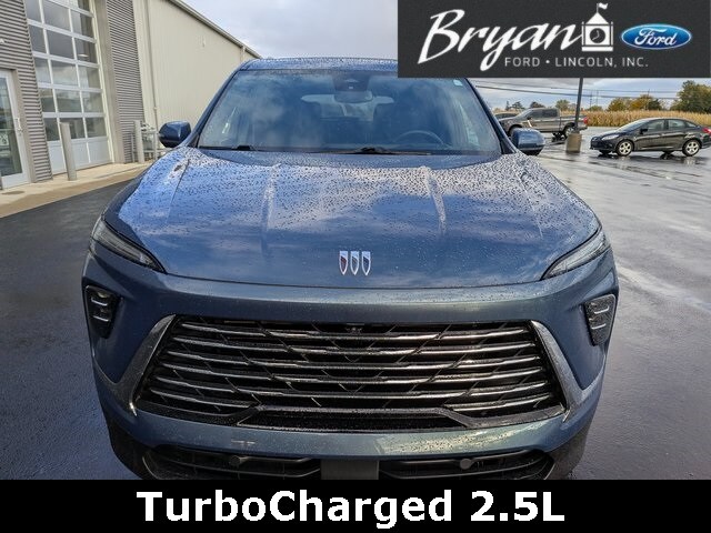 2025 Buick Enclave Preferred photo 2