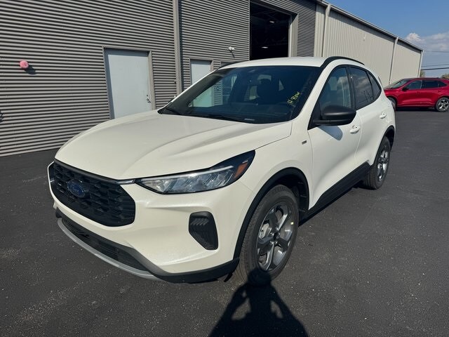 2025 Ford Escape ST-Line photo 3