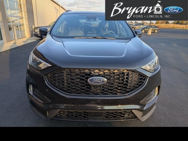 2024 Ford Edge ST photo 2
