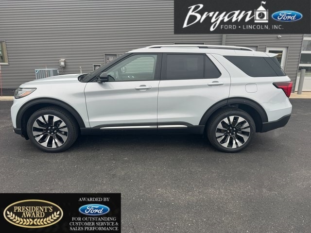 2026 Ford Explorer Platinum's photo