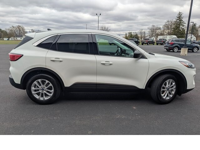 2022 Ford Escape SE photo 4