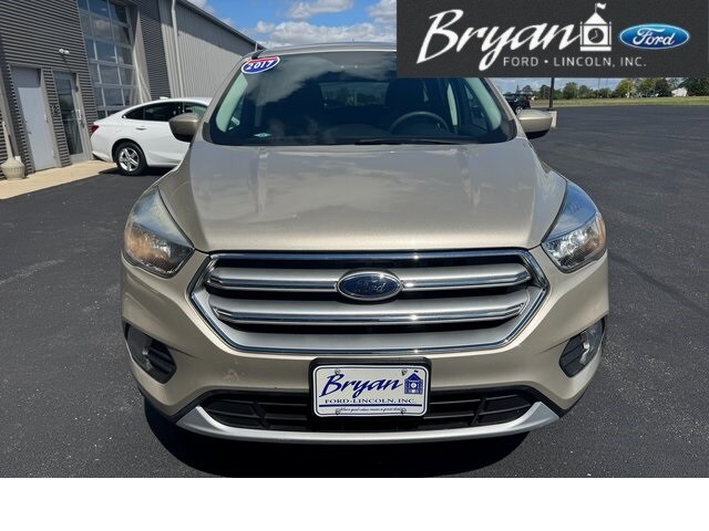 Used 2017 Ford Escape SE with VIN 1FMCU9GD6HUD83828 for sale in Bryan, OH