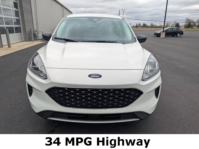 2022 Ford Escape SE photo 2