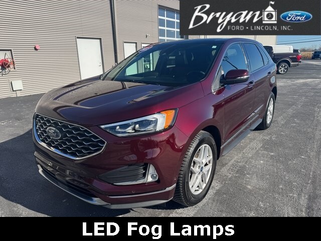 2022 Ford Edge Titanium photo 2