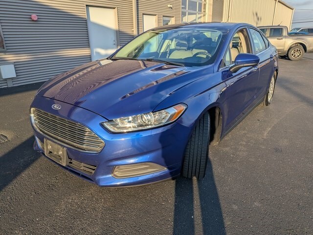 2014 Ford Fusion S photo 3
