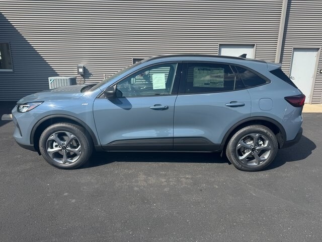 2025 Ford Escape ST-Line photo 4