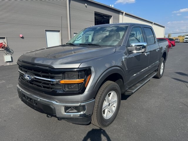 2025 Ford F-150 XLT photo 3