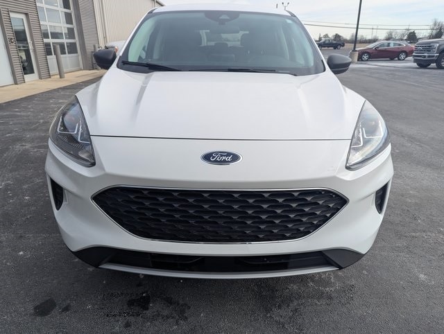 Used 2022 Ford Escape SE with VIN 1FMCU9G68NUB69811 for sale in Bryan, OH