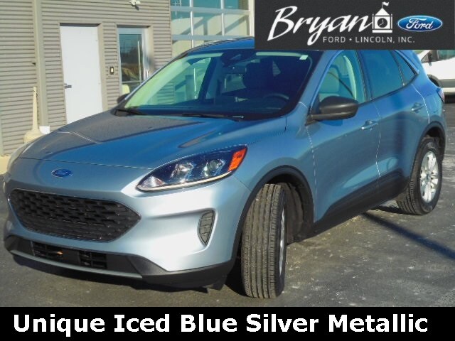 2022 Ford Escape SE photo 2