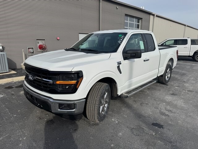 2025 Ford F-150 XLT photo 3