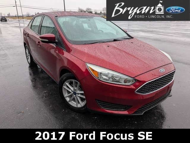 2017 Ford Focus SE's photo