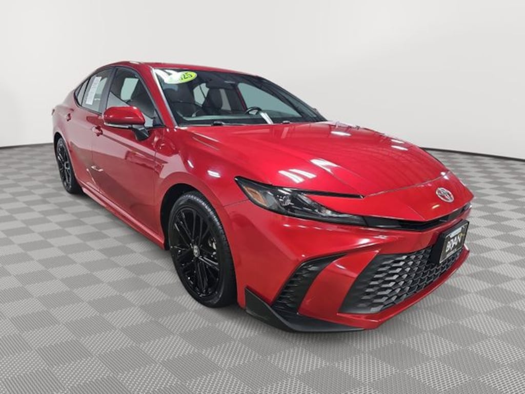 Used 2025 Toyota Camry SE Sedan