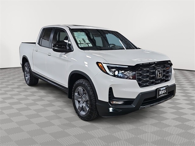 2025 Honda Ridgeline TrailSport photo 2