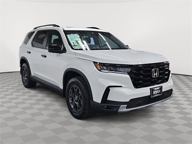 2025 Honda Pilot TrailSport photo 3