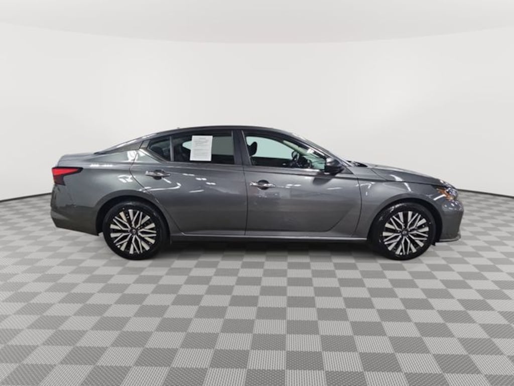 Used 2025 Nissan Altima 2.5 SV Sedan