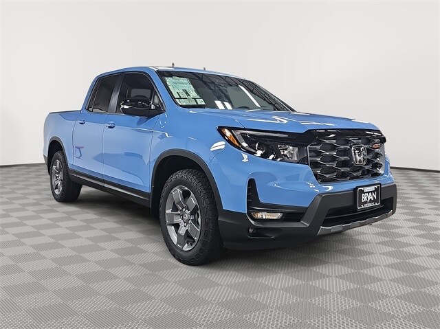 2025 Honda Ridgeline TrailSport photo 3