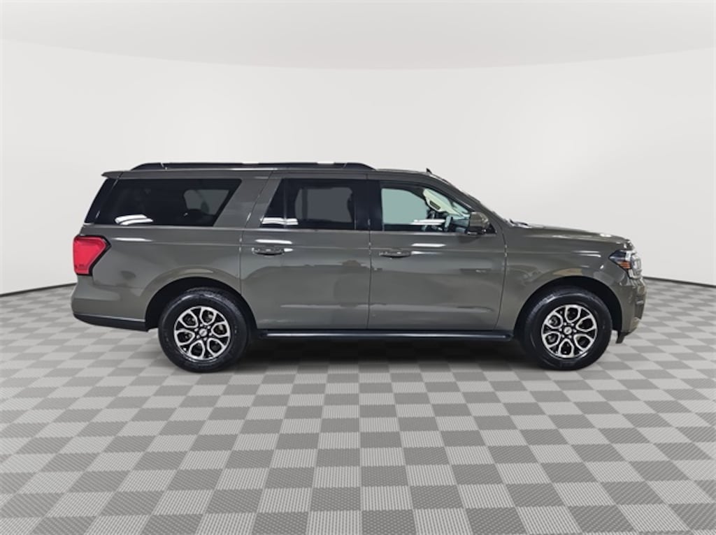 Used 2024 Ford Expedition Max XLT SUV