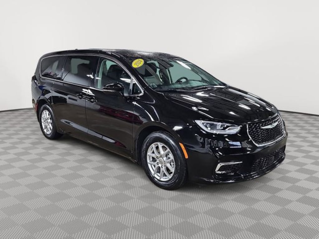 Used 2024 Chrysler Pacifica Touring L Van Passenger Van