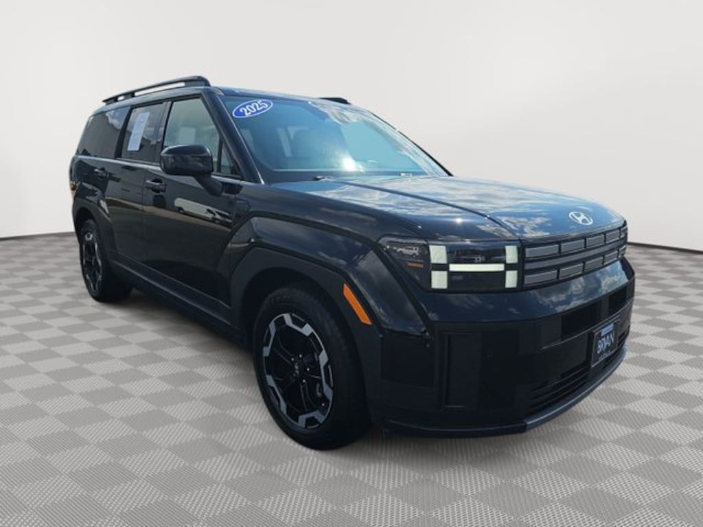 Used 2025 Hyundai Santa Fe SE SUV