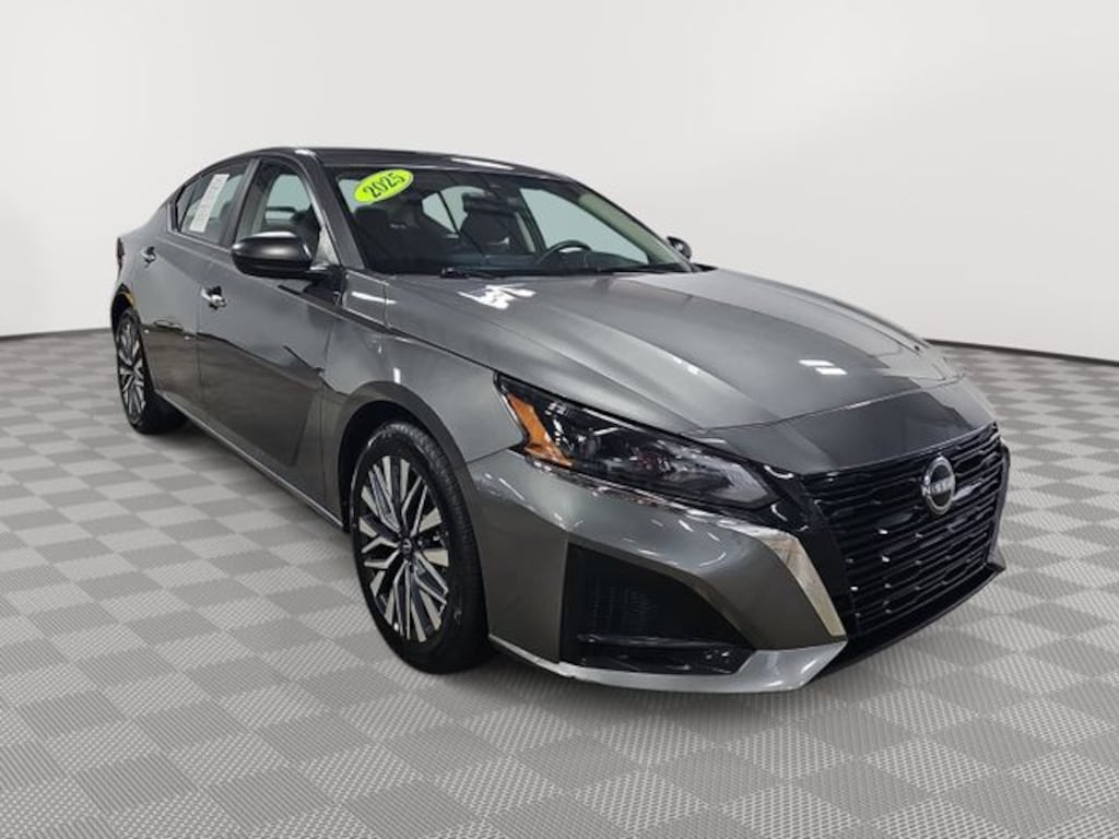 Used 2025 Nissan Altima 2.5 SV Sedan