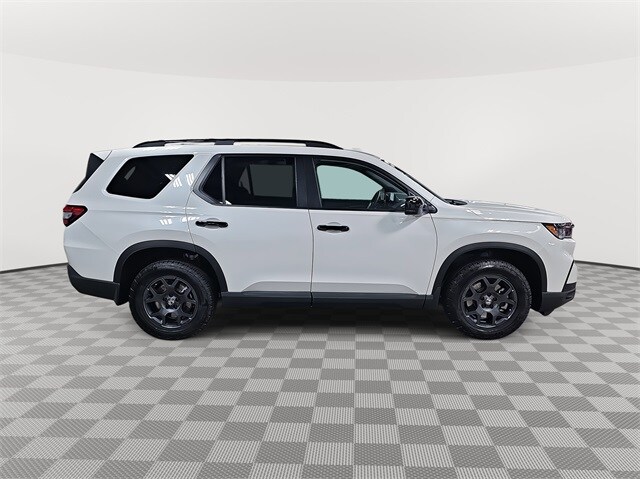 2025 Honda Pilot TrailSport photo 4