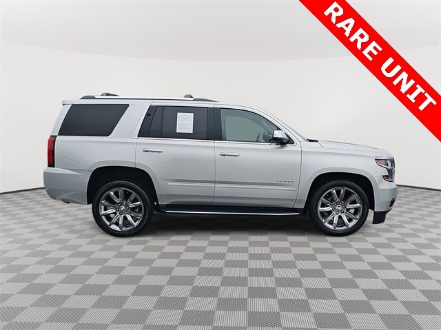 2017 Chevrolet Tahoe Premier photo 3