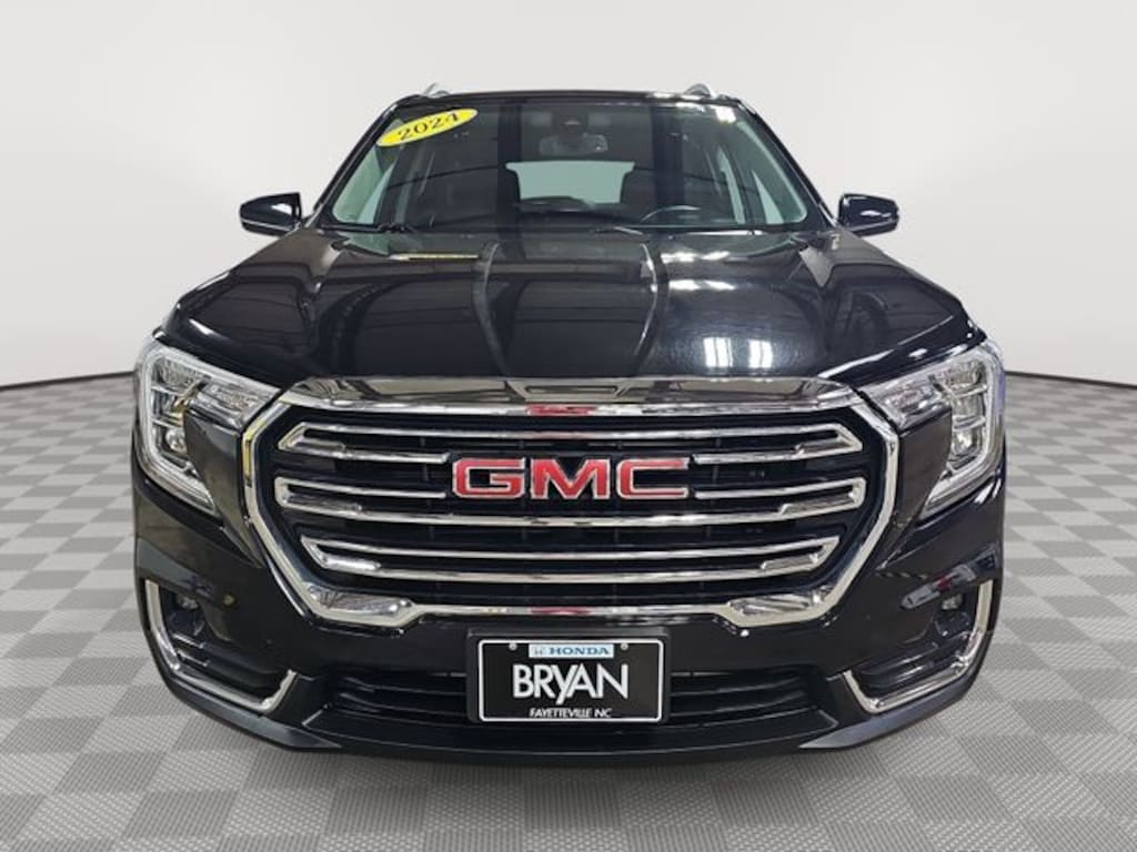 Used 2024 GMC Terrain SLT SUV