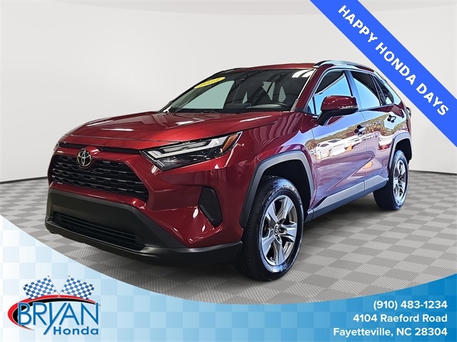 2023 Toyota RAV4 XLE's photo