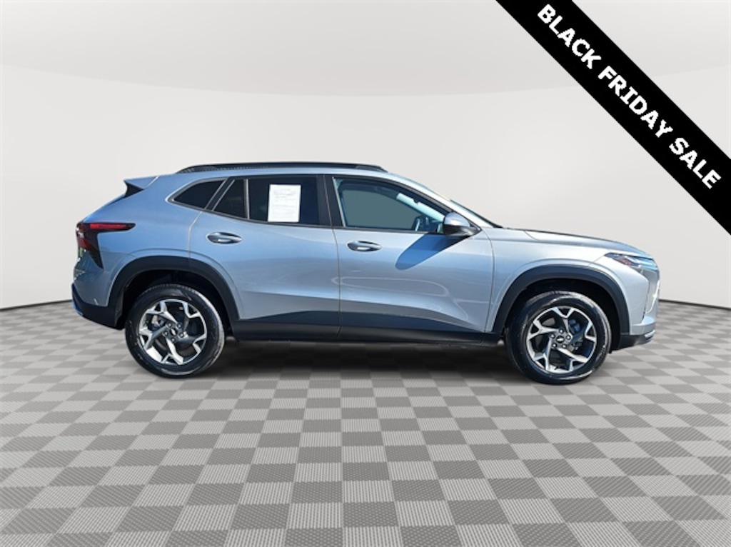 Used 2024 Chevrolet Trax LT SUV