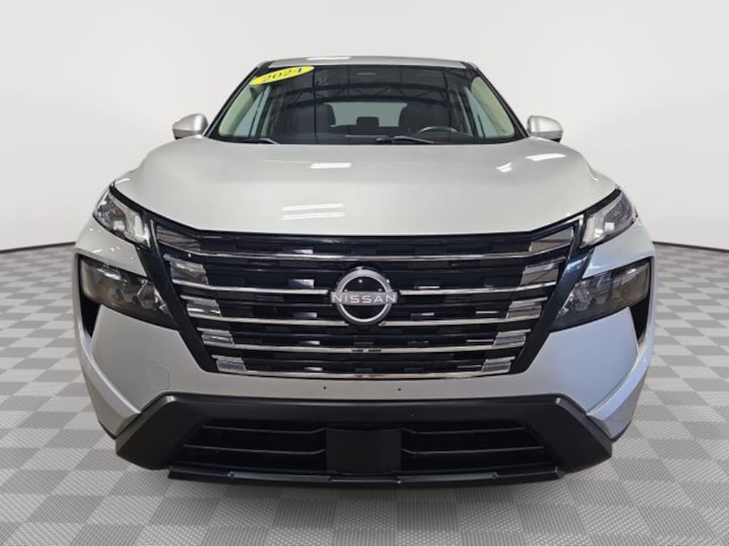 Used 2024 Nissan Rogue SV SUV