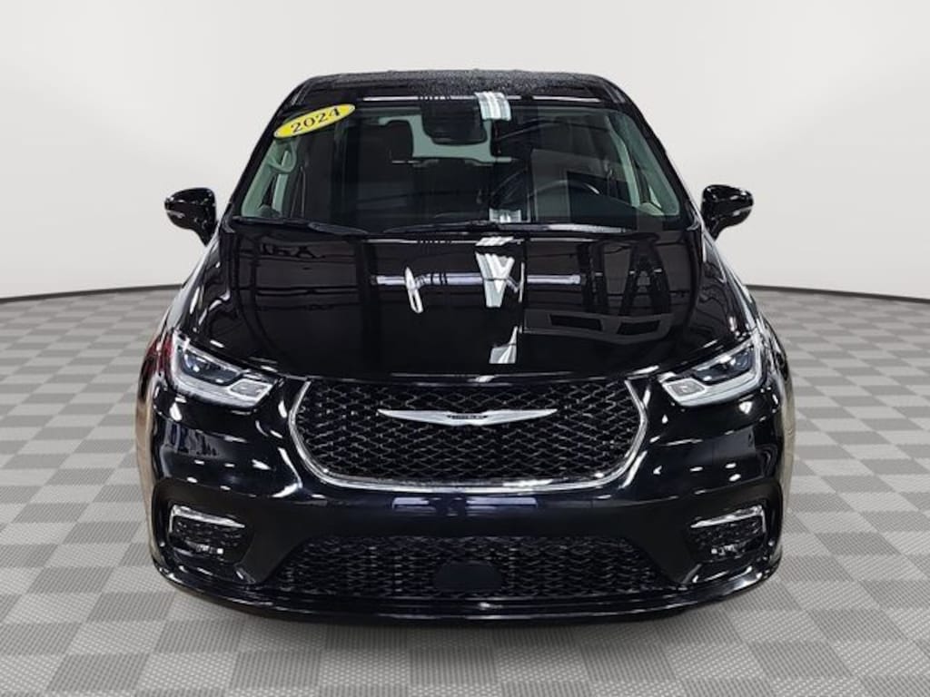 Used 2024 Chrysler Pacifica Touring L Van Passenger Van