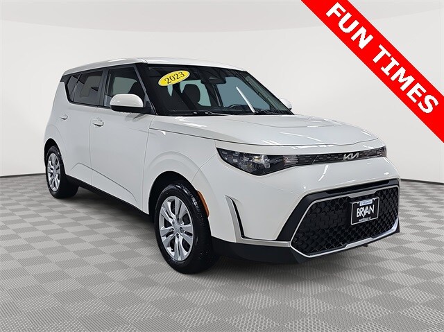 2023 Kia Soul LX photo 2