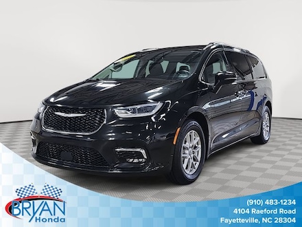 2022 Chrysler Pacifica Touring L Van Passenger Van