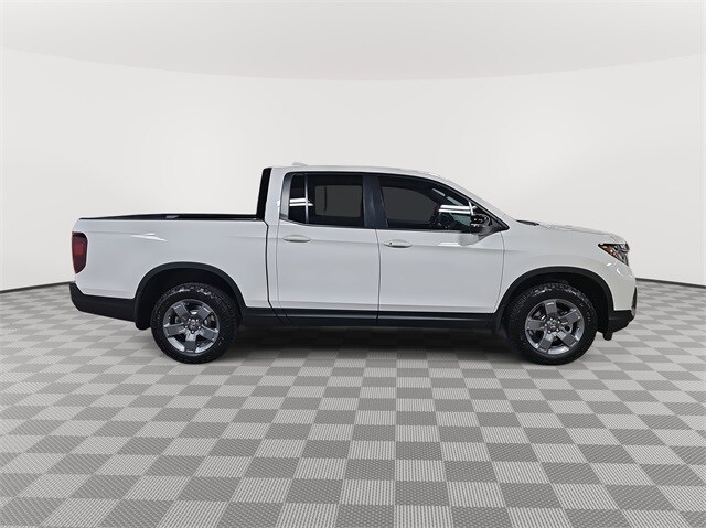 2025 Honda Ridgeline TrailSport photo 3