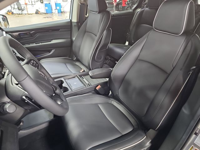 2026 Honda Odyssey Touring - Photo 17