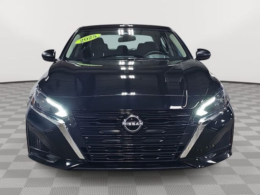 Used 2025 Nissan Altima 2.5 SV Sedan
