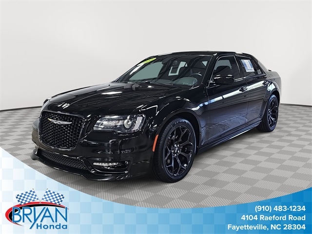 2020 Chrysler 300 S's photo