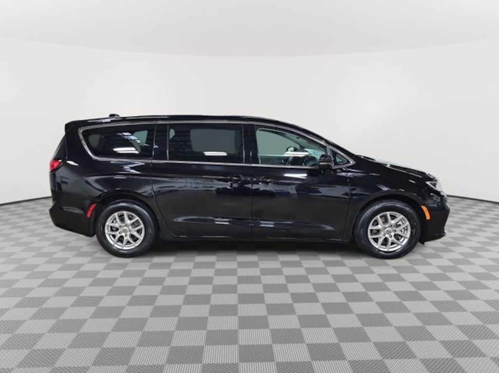 Used 2024 Chrysler Pacifica Touring L Van Passenger Van