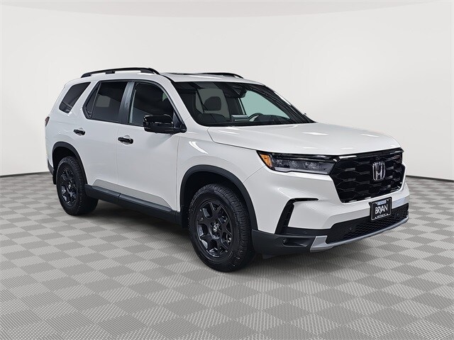 2025 Honda Pilot TrailSport photo 3