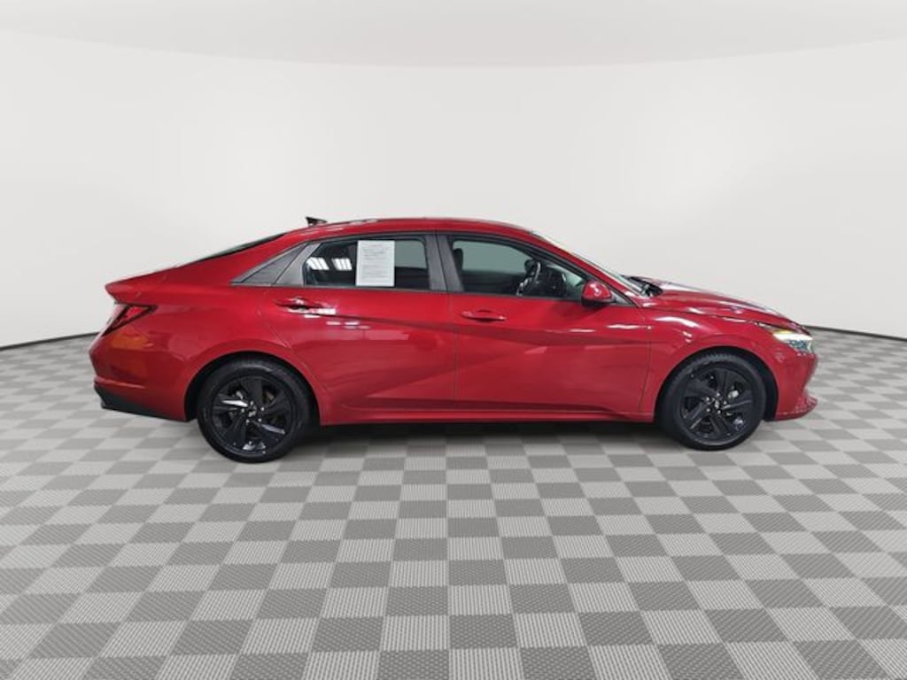Used 2022 Hyundai Elantra SEL Sedan