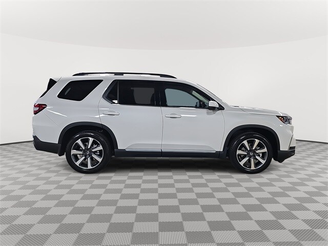 2025 Honda Pilot Elite photo 2